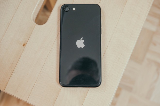 iPhone SE 2 je reinkarnací iPhonu 8. A svým způsobem na tom není nic špatného. 