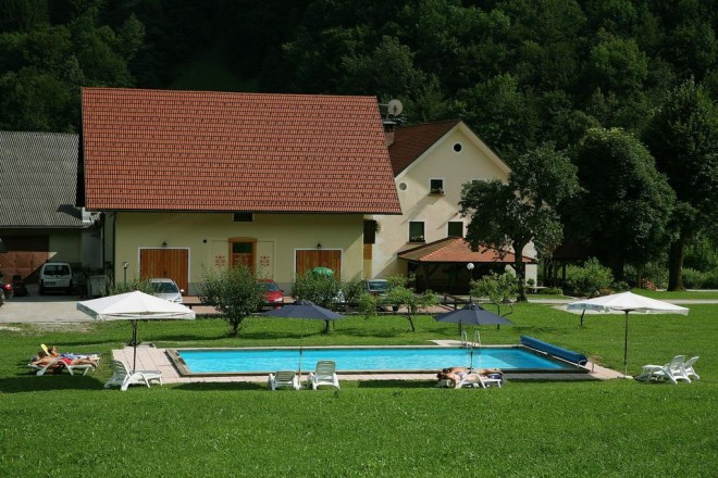 Touristischer Bauernhof Želinc (Foto: Booking.com)