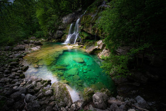 Virje-Wasserfall im Soca-Tal (Foto: soca-valley.com / Domen Rudolf)