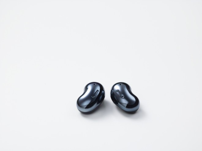 Nove brezžične slušalke vključujejo tudi funkcijo aktivnega odstranjevanja hrupa.