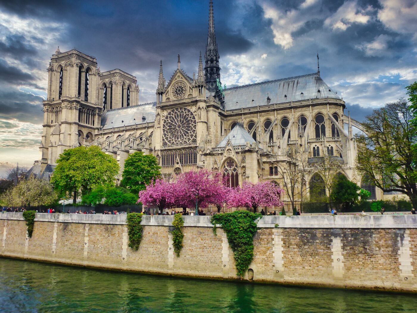 Kdaj se odpre Notre-Dame